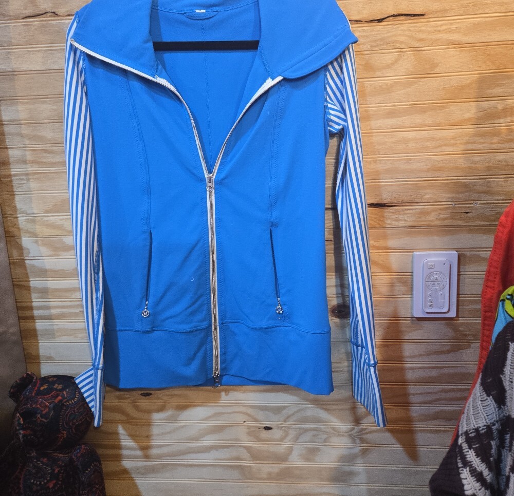Lululemon Blue Women's Zip-Up Hooded Jacket - Picture 2 of 7